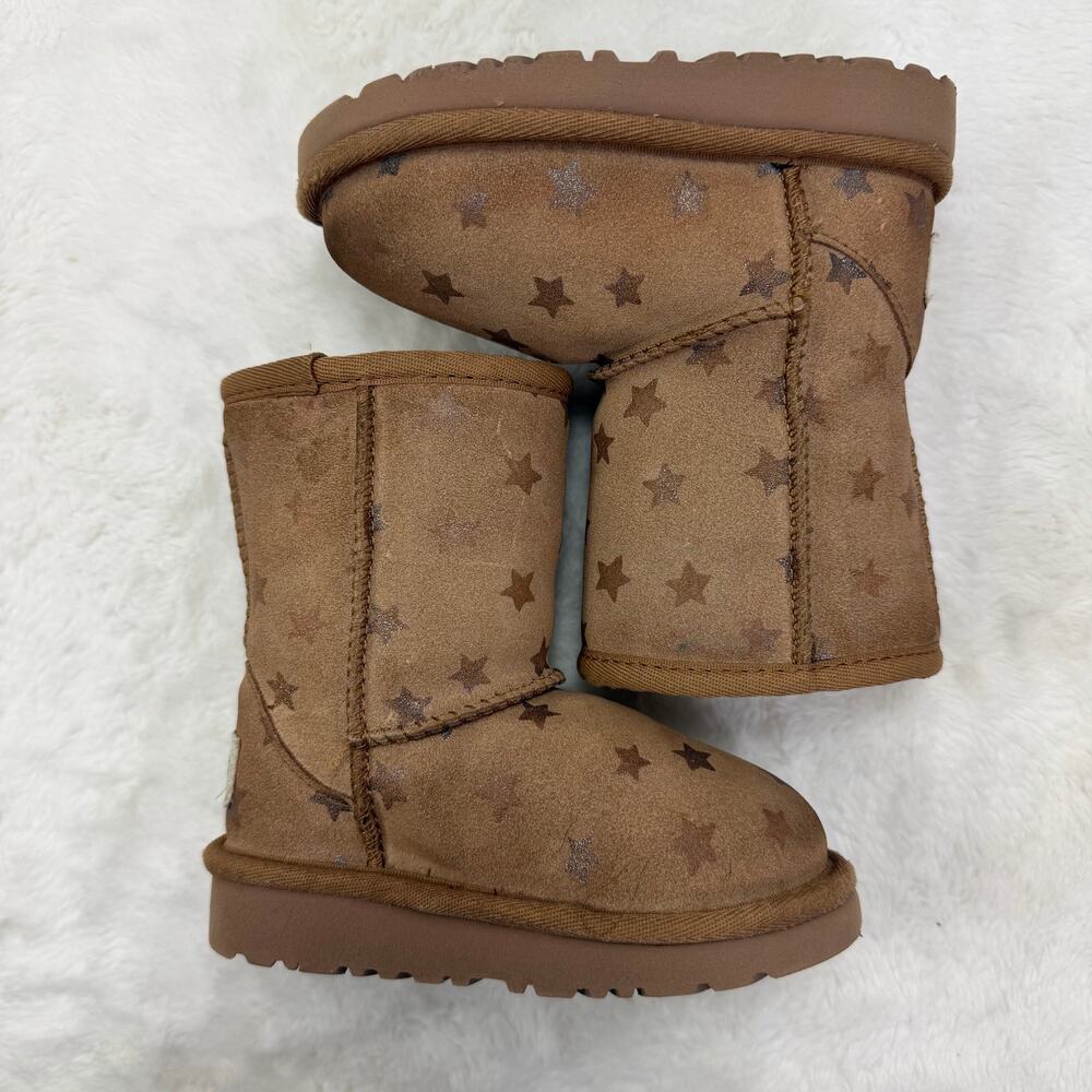 UGG Kids Classic Short II Stars Brown Suede Shearling Winter Boots Size 7 - Picture 4 of 8